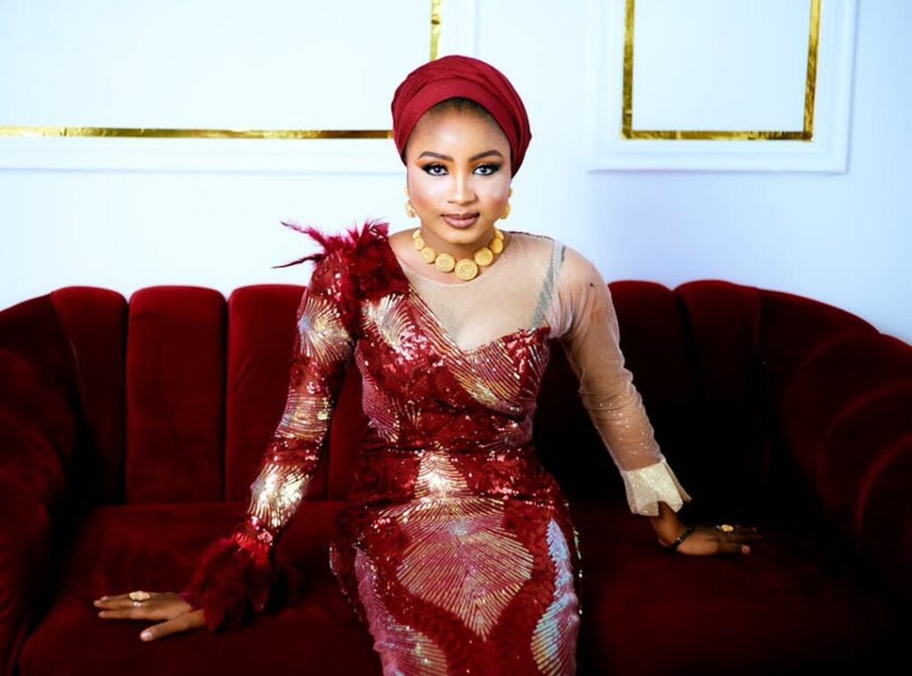 Elmagamuse Entertainment Tips by Electronmagazine